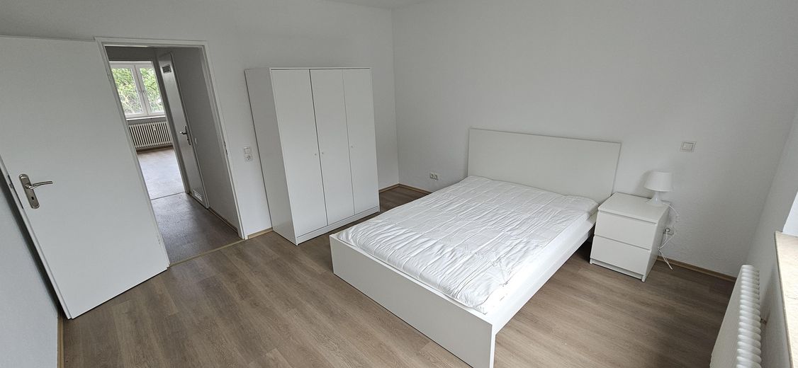 Nähe AMAZON & BG Unfallklinik LU & Städt. Klinikum - voll möbliertes WG-Zimmer – WG-Zimmer (alleinige Nutzung)