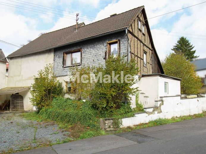Einfamilienhaus mit Ausbaupotential, Garage und Freistellplatz – Foto 1