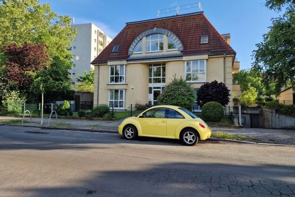 Vacant 2-Room Apartment with Terrace in Berlin-Lankwitz