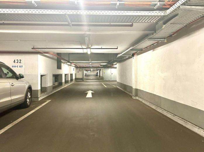 Prenzlauer Berg - tolles liebevoll eingerichtetes Apartment mit Tiefgarage – Tiefgarage