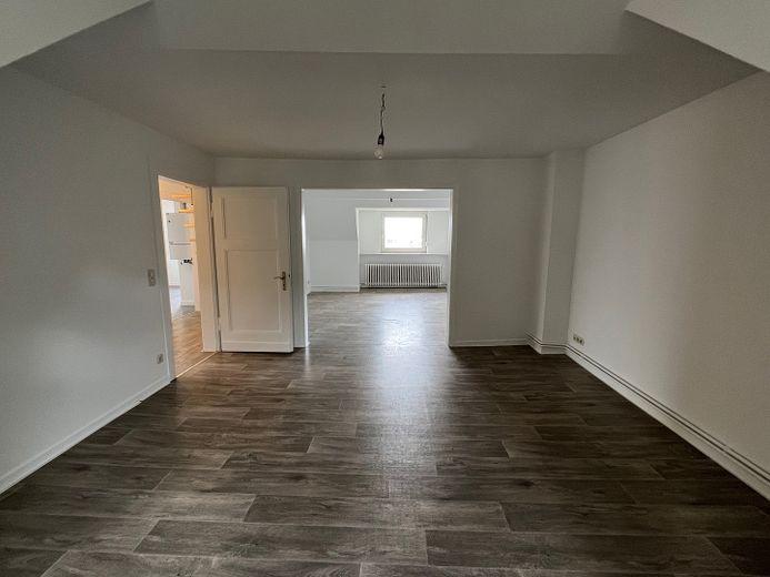 Elberfeld Hainstrasse Katernberg Appartamento mansardato bello e modernizzato – Durchblick Wohnzimmer 
