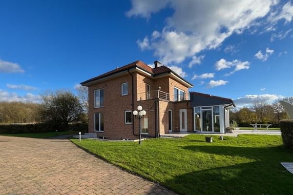 Top gepflegt! Zweifamilienhaus mit großem Grundstück und gehobener Ausstattung
