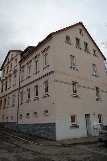 Gemütliche 2-Zimmer mit Laminat und Wannenbad mit Fenster in ruhiger Lage! – SAM_7725