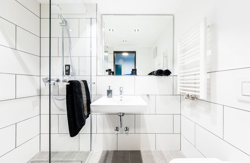 Karl57 – Urban Living & nachhaltige Rendite vereint – Modernes Badezimmer