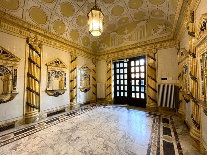 Wiesbaden: Perfekte 2 Zi-Kapitalanlage! Herrschaftliches Wohnen i. d. Kaiser-Friedrich-Residenz! – Eingangshalle