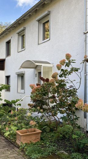 Bezugsfertig Reihenhaus_Hannover-Kichrode_Erbpacht aktuallisiert bis 2072_von privat – Foto 1