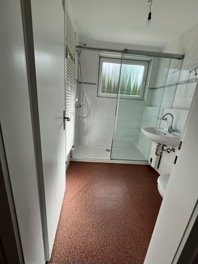 Top renovated 2-room apartment with balcony, car parking space - ready to move in immediately – Foto 8
