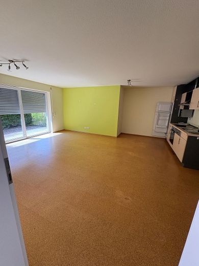 - RESERVIERT - Moderne 2-Zimmer-Wohnung mit Terrasse und Fußbodenheizung – Wohn- und Essbereich mit Küche