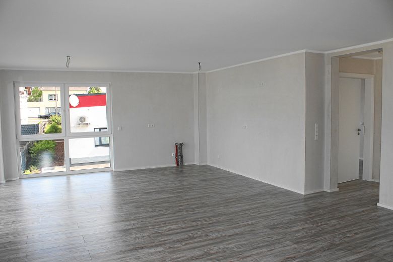 Objekt Domblick 61, 53639 Königswinter Thomasberg WE 04 – Wohnzimmer mit offener Küche