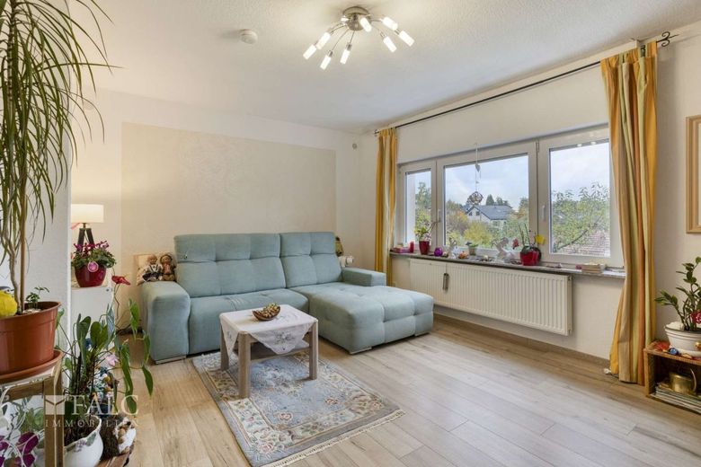 Moderne Idylle im Fachwerkhaus - Wohnen und Arbeiten unter einem Dach mit Einliegerwohnung! – Wohnzimmer (Einliegerwohnung)