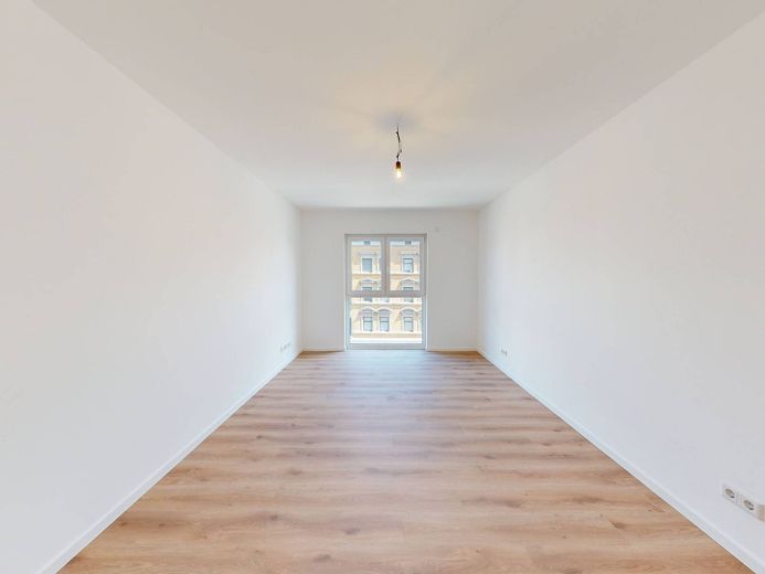 OFERTA DESTACADA: ¡Piso de ensueño de 3 habitaciones con BALCÓN y moderna COCINA AMUEBLADA en el BERGQUARTIER de Magdeburgo! – Schlafzimmer I