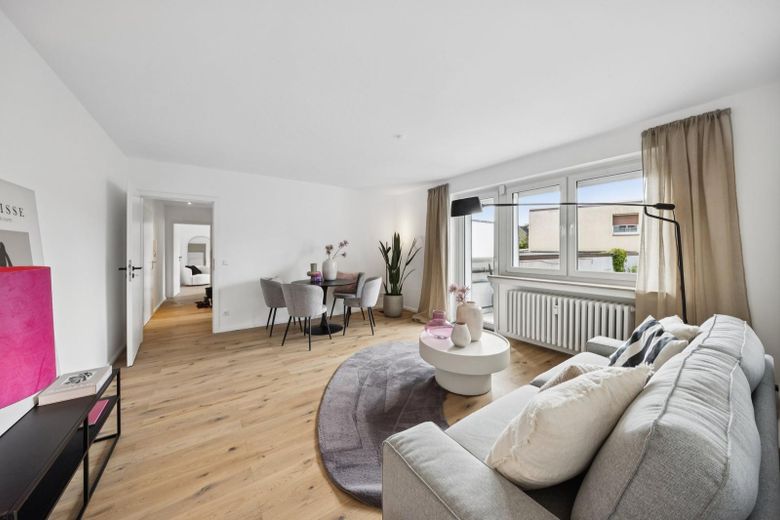Renovierte 3-Zimmer-Wohnung – sofort bezugsfertig & provisionsfrei – Wohnzimmer