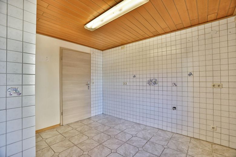 Provisionsfrei ! Großzügiges Mehrgenerationenhaus, Doppelgarage & Anbau in Freigericht – Foto 17