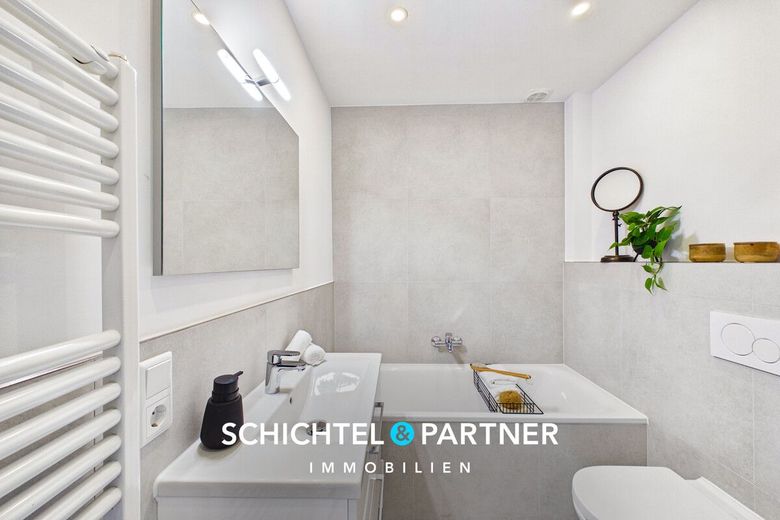 Iprump/Stickgras | Jetzt Einziehen: Wohlfühlen im renovierten Reihenhaus – S&amp;P | Badezimmer