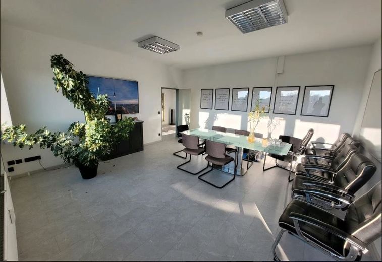 Ruhiges und helles 2-Raum Büro mit guter Anbindung – Raum 2