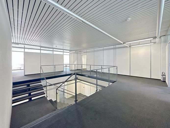 Neue Räumlichkeiten für Ihren Geschäftserfolg - Büroflächen in Vaihingen/- Möhringen – Flur
