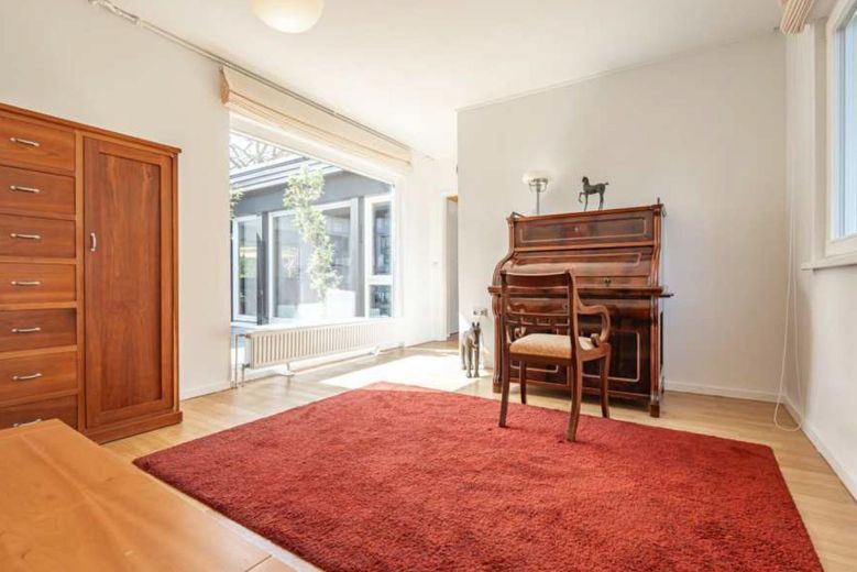 Tek katta yaşam: Şehre yakın, rüya gibi bahçesiyle huzur – Kinderzimmer