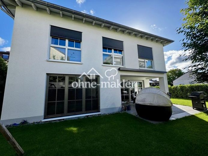 Familienidylle auf höchstem Niveau - Luxusvilla mit Premium-Ausstattung in Hofheim – Foto 1