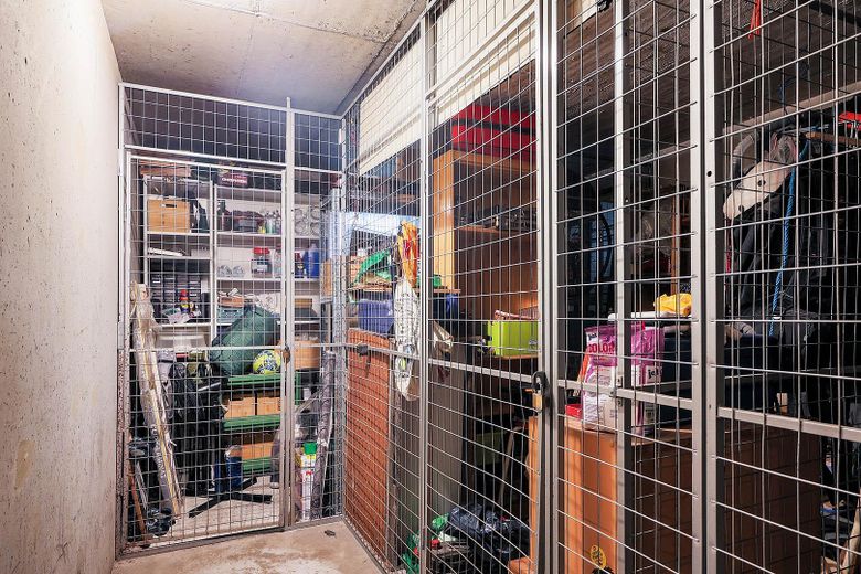 Commission-free 2-room apartment with balcony & garage in Konstanz – Keller