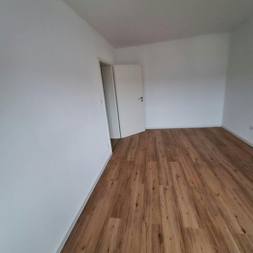 Frisch sanierte, helle 2-Zimmer-Wohnung in Ketsch – Schlafzimmer