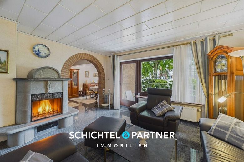Achim-Zentrum| Freistehendes Ein-  Zweifamilienhaus mit Garten – S&amp;P | Wohnzimmer
