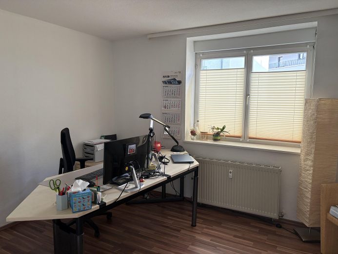 Büro zum Hof gelegen 