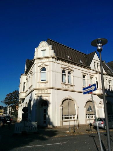 Zimmer in schöner 3er Frauen-WG | Stadtmitte direkt am Paulusanger – Außenansicht Haus