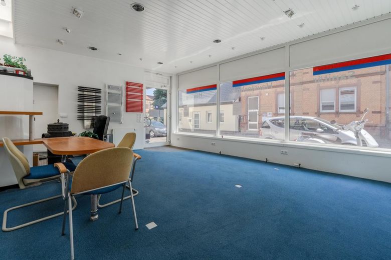 Büro + Werkstatt + Showroom | Glaseingang | ab 393 m² bis 700 m² | sofort! Kostenlose Werbefläche! – Showroom früher eingerichtet