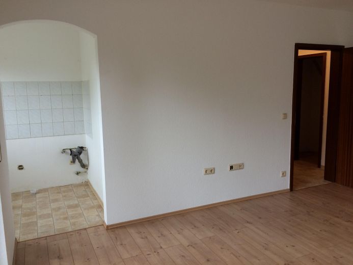 1 locale con cucina, bagno e balcone a Bad Kreuznach – Küche Eingang