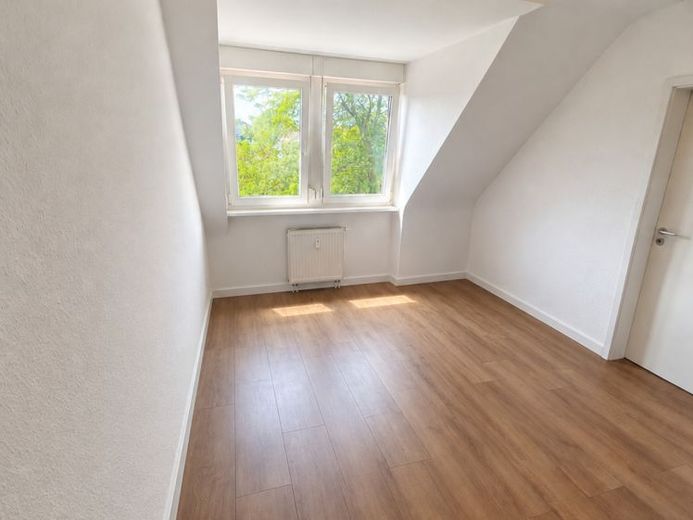 Bonito apartamento de 2 habitaciones en el ático, 31 qm en alquiler en Ludwigshafen – Foto 1