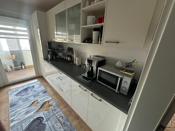 Move in and feel at home - modern 3.5-room apartment with 87 m², glazed loggia, elevator & underground parking – Photo 3