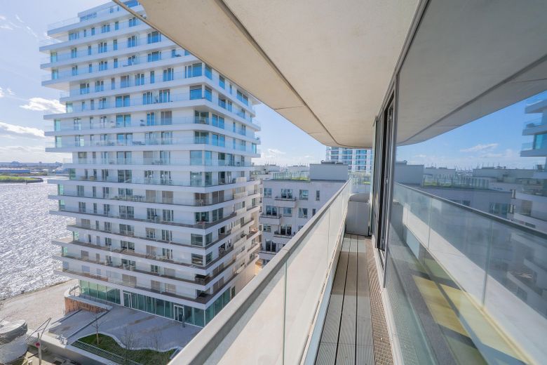 Designwohnung im Marco Polo Tower – mit Blick auf das Wendebecken des Hafens – Blick Richtung Westen