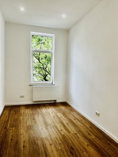 Bezugsfreie Kernsanierte Eigentumswohnung – Schlafzimmer 3 / Büro