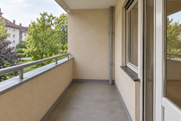 Renovierungsobjekt für große Familie/Kapitalanleger – 4/5-Zimmer-Erdgeschosswohnung Nieder-Eschbach