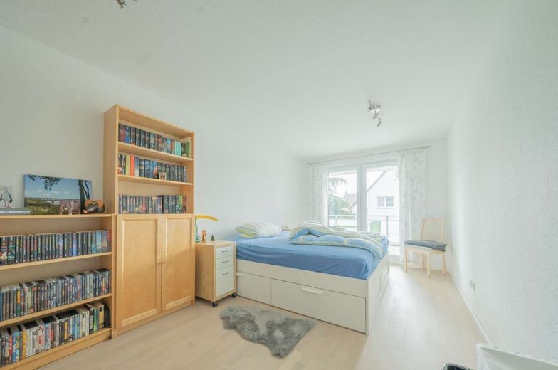 Kapitalanlage! Komfortable 2,5-Zimmer-Wohnung mit Balkon und TG-Stellplatz – Schlafzimmer