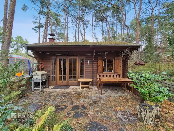 Baugrundstück mit schönem Wochenendbungalow - FALC Immobilien – Wochenendbungalow