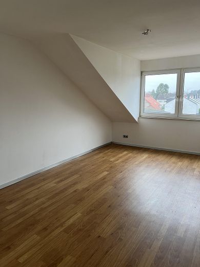 Wohn- und Schlafzimmer