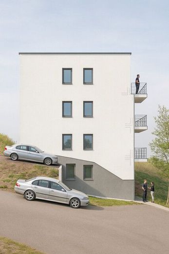Energetisch optimierte Neubauwohnung, Gartengeschoss, mit Terrasse, provisionsfrei – Gebäude