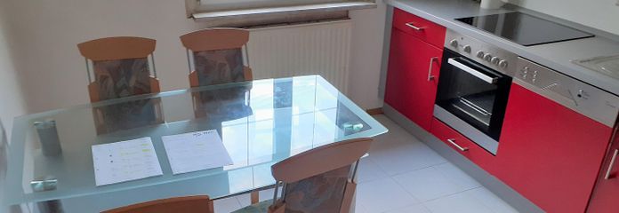 Küche mit EBK und Essplatz