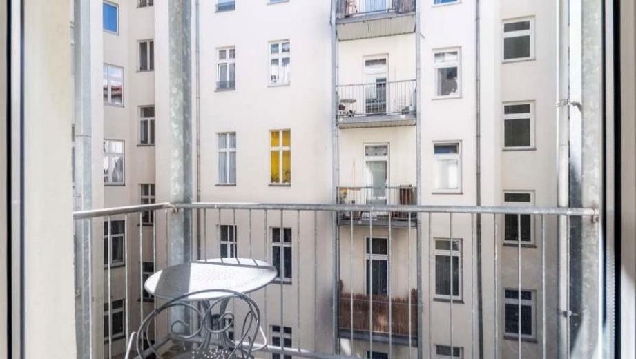 Mitte, trafiğe kapalı, tarihi eser, balkon, Enerji Kimlik Belgesi "C" – Balkon