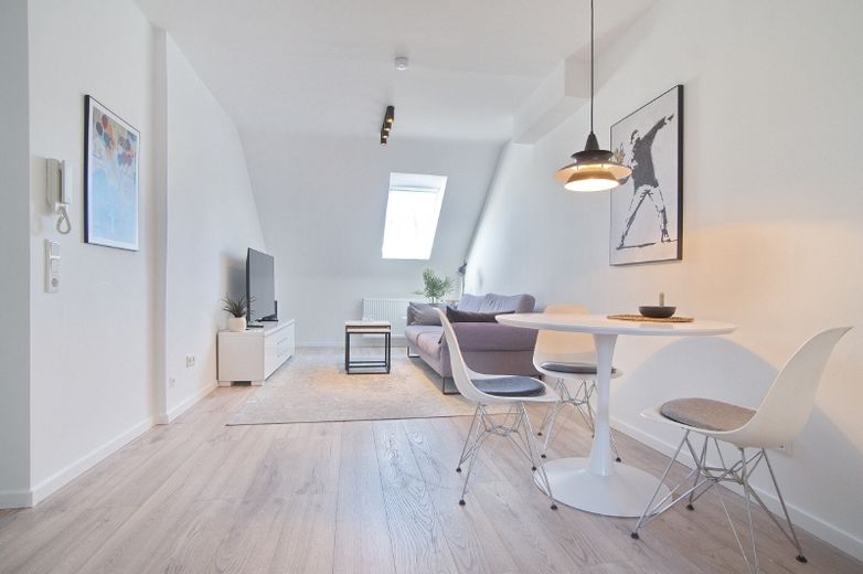 Helle, komplett und hochwertig ausgestattete Wohnung in sehr guter Wohnlage, Nähe Kirchviertel – b0286761f717d8b7fcad063e41ed73aba9d1bb10.jpg