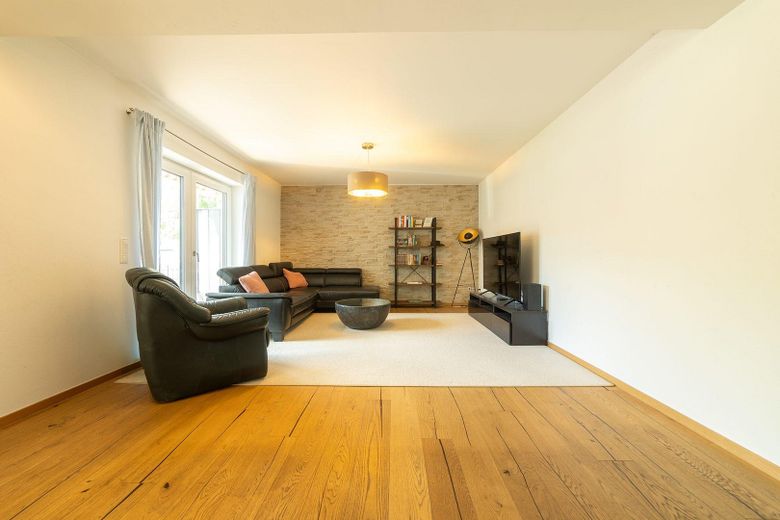 Provisionsfrei: 261 m² Doppelhaushälfte mit Loft-Charakter, Doppelgarage und Südwest-Terrasse – Foto 4