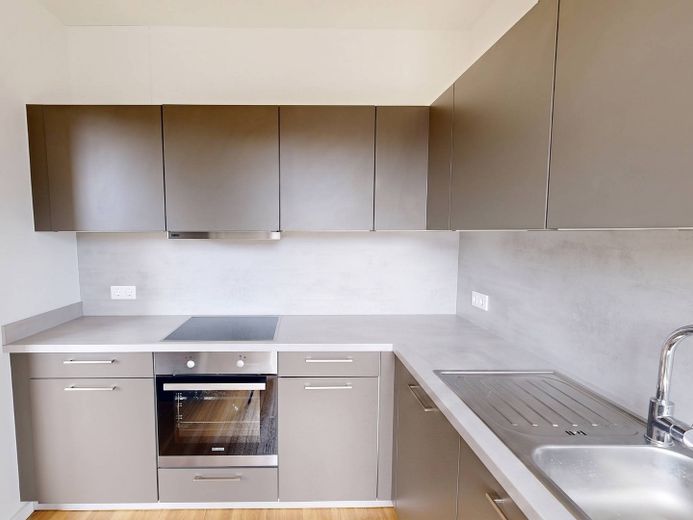 Wohntraum in Rissen: 3-Zimmer-Dachgeschosswohnung mit 2 Dachterrassen, eigenem Lift, EBK uvm. – Ansicht II: Küche