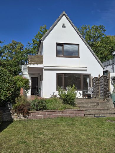 Großzügiges Einfamilienhaus mit viel Potenzial - provisionsfrei – Gartenansicht