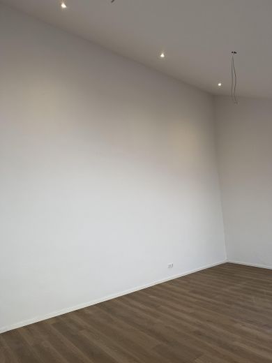 renoviertes Haus 4 Zimmer Küche Bad mit Hof und Garage Worms Abenheim – Zimmer