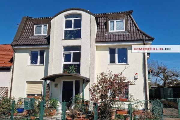 IMMOBERLIN.DE - Inversión top: Amplio piso con balcón en zona tranquila