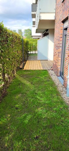 NOWOCZESNE, JAK NOWE, BEZ BARIER ARCHITEKTONICZNYCH, 3-POKOJOWE MIESZKANIE NAD KANAŁEM SCHLEUSENGRABEN W BERGEDORF – Terrasse