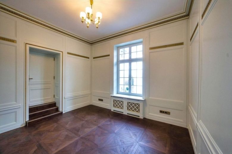 Ikone historischer Wohnkultur - Exklusive Fabrikantenvilla mit unvergleichlichem Charakter – Ankleidezimmer OG