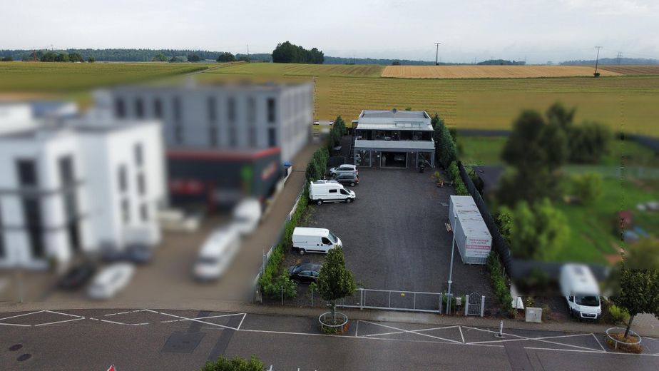 Gewerbehalle mit Büro und Betriebsleiterwohnung  auf 1496 qm Grundstück in Leingarten – Photo 2