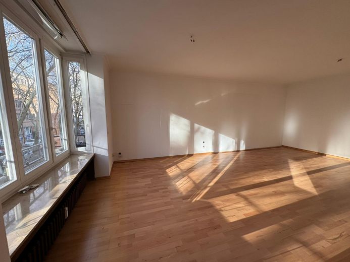 Lange Wände bieten Stellfläche